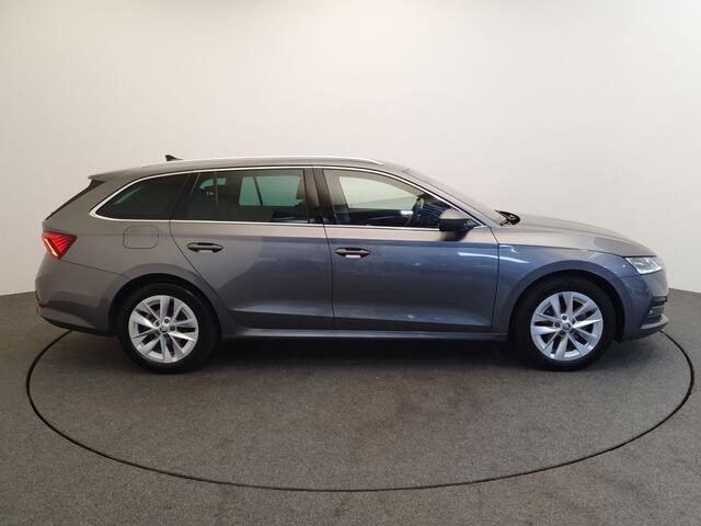 Skoda OCTAVIA Combi 1.5 e-TSI 150pk DSG/AUT Business Edition Wegklapbare trekhaak, Matrix, Camera