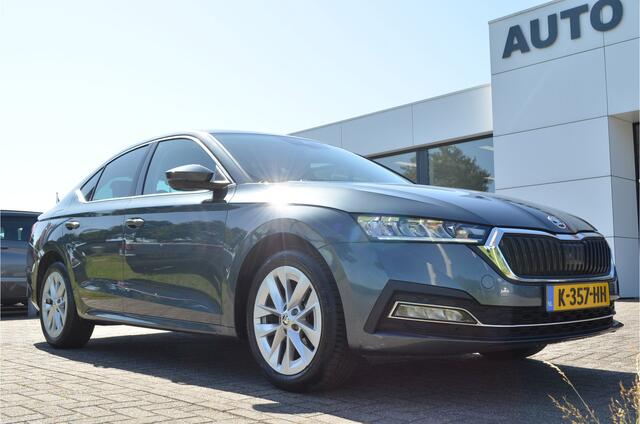 Skoda OCTAVIA 1.0 TSI Business Edition Trekhaak elektr | Carplay | Virtual Cockpit | Elektr achterklep | Cruise | Getint glas