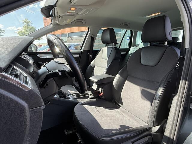 Skoda OCTAVIA Combi BWJ 2020 1.0 TSI 116 PK Greentech Clever Edition AUTOMAAT | TREKHAAK | APPLE CARPLAY | ANDROID AUTO | NAVI | CLIMA | CRUISE | HALF LEDER | STOELVERW. | LMV | PDC