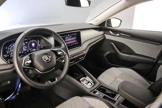 Skoda OCTAVIA Combi Selection 1.5 eTSI 115pk DSG Automaat Adaptive cruise control, Achteruitrijcamera, LED koplampen, App connect, Stoelverwarming, Parkeersensoren, Stuurwiel verwarmd