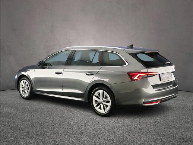 Skoda OCTAVIA Combi Selection 1.5 eTSI 115pk DSG Automaat Adaptive cruise control, Achteruitrijcamera, LED koplampen, App connect, Stoelverwarming, Parkeersensoren, Stuurwiel verwarmd