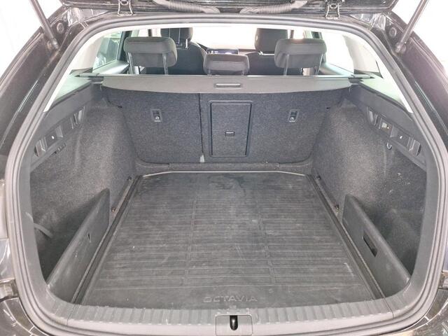 Skoda OCTAVIA Combi 1.0 e-TSI Ambition | Wordt verwacht | Trekhaak | Cruise control | Stoelverwarming