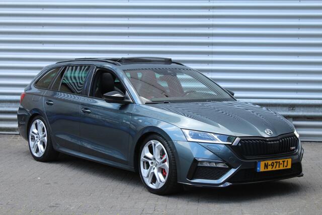 Skoda OCTAVIA Combi 1.4 TSI 245pk RS iV PHEV Business DSG6 Panoramdak Clima Cruise Navi Camera Carplay HUD El. Klep 19"LMV