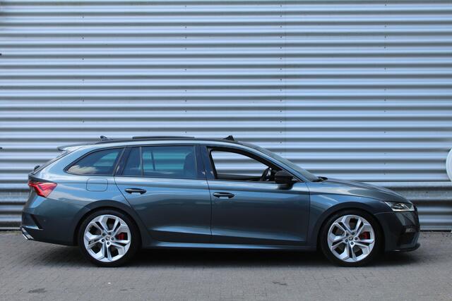 Skoda OCTAVIA Combi 1.4 TSI 245pk RS iV PHEV Business DSG6 Panoramdak Clima Cruise Navi Camera Carplay HUD El. Klep 19"LMV