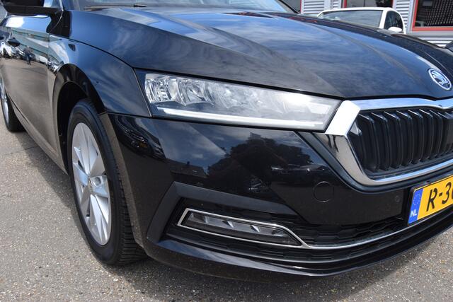 Skoda OCTAVIA Combi 1.0 e-TSI Business Edition , NAVI , CR CONTR , LED KOPLAMPEN , LMV17 , PDC V+A ,