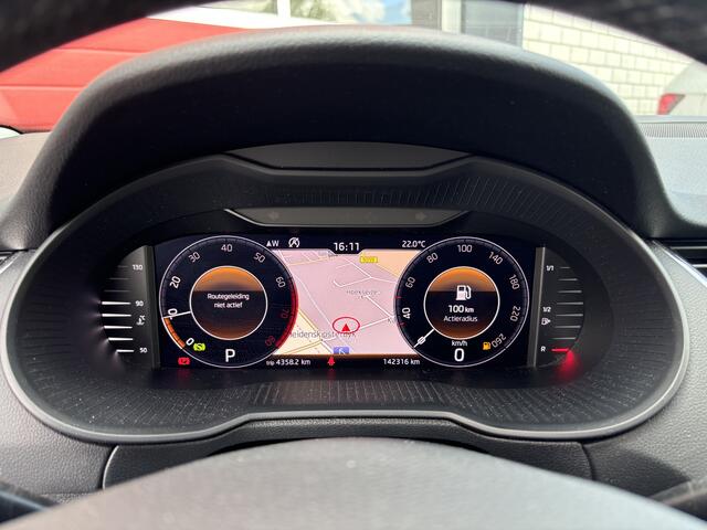 Skoda OCTAVIA Combi 1.5 TSI Greentech Style Business AUTOMAAT / RS-STOELEN / VIRTUAL / CANTON / KEYLESS / FULL LED / STOELVERW / NL-AUTO