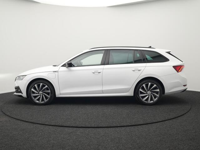 Skoda OCTAVIA Combi 1.4 TSI iV Plug In Hybrid Sportline Business PHEV | Head-Up | Sportstoelen Memory & Verwarmd | Canton Audio | 19"L.M | Virtual | Keyless | Apple Carplay | Parkassist | Sfeerverlichting |
