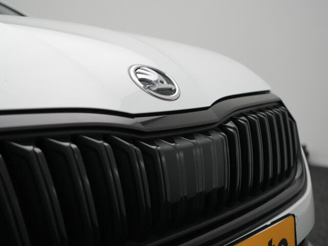 Skoda OCTAVIA Combi 1.4 TSI iV Plug In Hybrid Sportline Business PHEV | Head-Up | Sportstoelen Memory & Verwarmd | Canton Audio | 19"L.M | Virtual | Keyless | Apple Carplay | Parkassist | Sfeerverlichting |