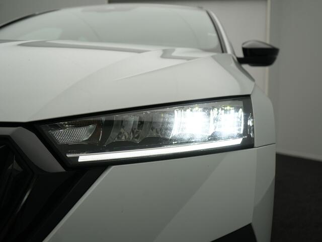 Skoda OCTAVIA Combi 1.4 TSI iV Plug In Hybrid Sportline Business PHEV | Head-Up | Sportstoelen Memory & Verwarmd | Canton Audio | 19"L.M | Virtual | Keyless | Apple Carplay | Parkassist | Sfeerverlichting |