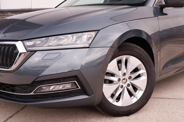 Skoda OCTAVIA Combi 1.0 TSI Business Edition Plus Elek. Trekhaak | Virtual Cockpit | LED | Navi | Carplay