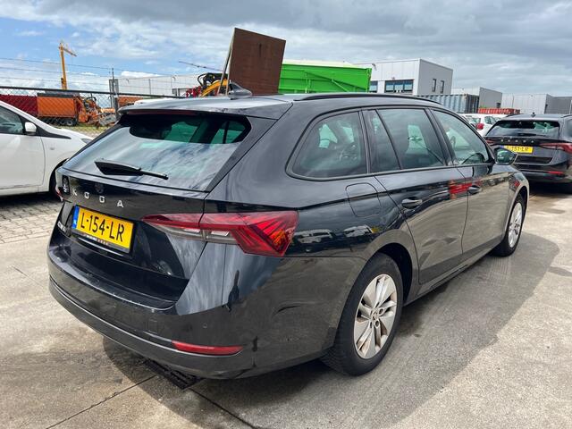 Skoda OCTAVIA Combi 1.0 TSI 110pk H6 Business Edition Climate Control Navigatie Elektr Achterklep