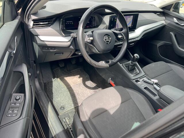 Skoda OCTAVIA Combi 1.0 TSI 110pk H6 Business Edition Climate Control Navigatie Elektr Achterklep