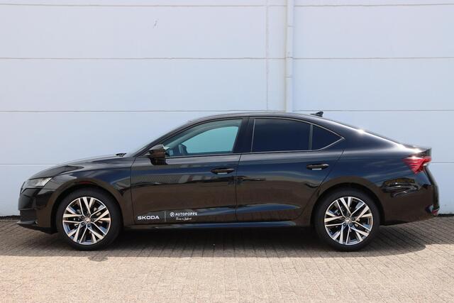 Skoda OCTAVIA First Edition 1.5 TSI m-HEV 85 kW / 115 PK Hatchba