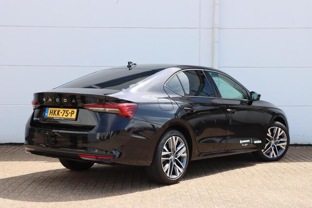 Skoda OCTAVIA First Edition 1.5 TSI m-HEV 85 kW / 115 PK Hatchba