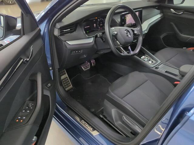 Skoda OCTAVIA Combi 1.0 e-TSI 110pk DSG Sport Business Edition Plus Climate Control Navigatie 18" LMV Sportstoelen Trekhaak