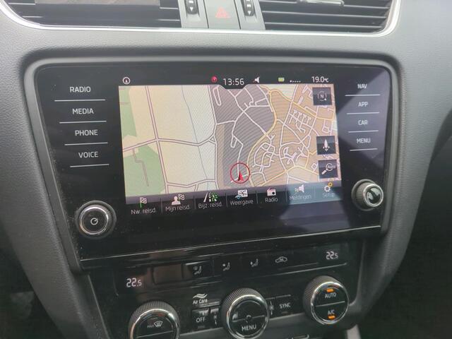 Skoda OCTAVIA Combi 1.5 TSI Greentech Sport Business AUTOMAAT | NAVI | NL-AUTO