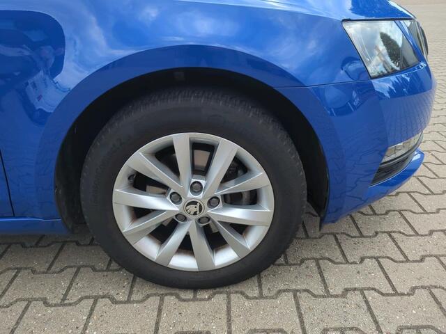 Skoda OCTAVIA Combi 1.5 TSI Greentech Sport Business AUTOMAAT | NAVI | NL-AUTO