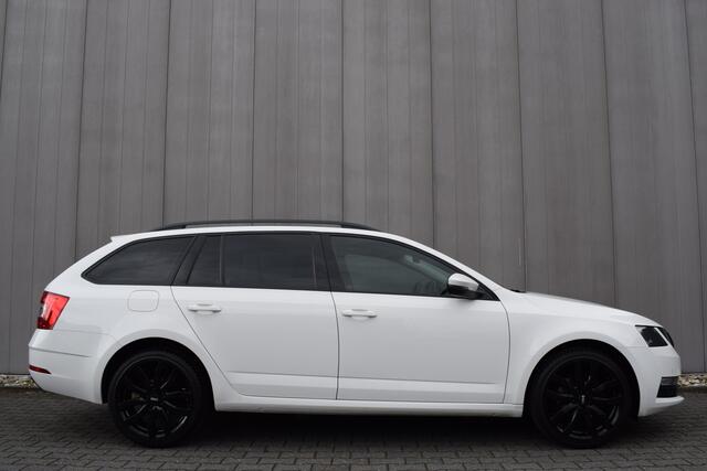 Skoda OCTAVIA Combi 1.4 TSi Automaat Greentech Style Business ECC | Carplay | Stoelverwarming | 18 Inch LMV