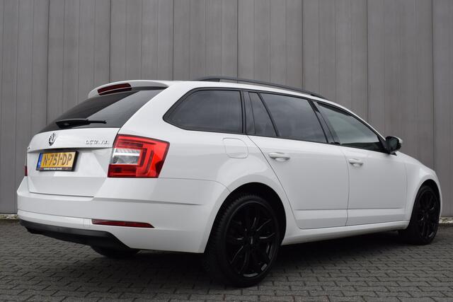 Skoda OCTAVIA Combi 1.4 TSi Automaat Greentech Style Business ECC | Carplay | Stoelverwarming | 18 Inch LMV