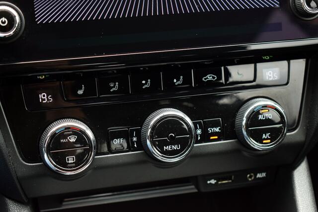 Skoda OCTAVIA Combi 1.4 TSi Automaat Greentech Style Business ECC | Carplay | Stoelverwarming | 18 Inch LMV