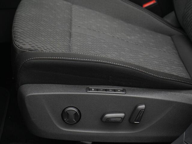 Skoda OCTAVIA Combi 1.4 TSI 204 pk iV PHEV Business Edition | Matrix LED | Panoramadak | Achteruitrijcamera | Head-up Display | Standkachel | 19 inch