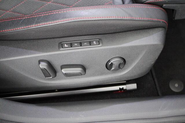 Skoda OCTAVIA Combi RS 1.4 TSI IV 245pk DSG Camera Keyless Memory Stoelverwarming Carplay