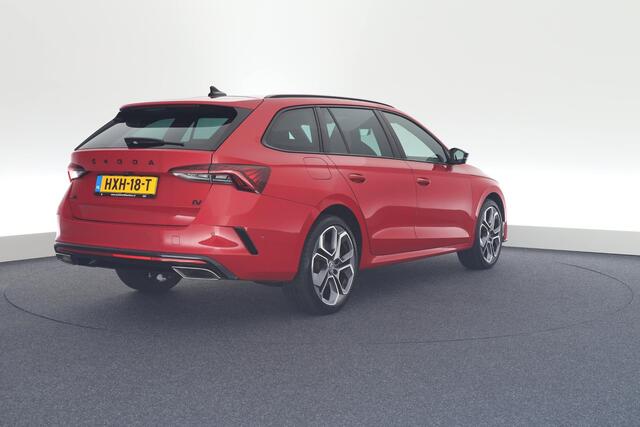 Skoda OCTAVIA Combi RS 1.4 TSI IV 245pk DSG Camera Keyless Memory Stoelverwarming Carplay