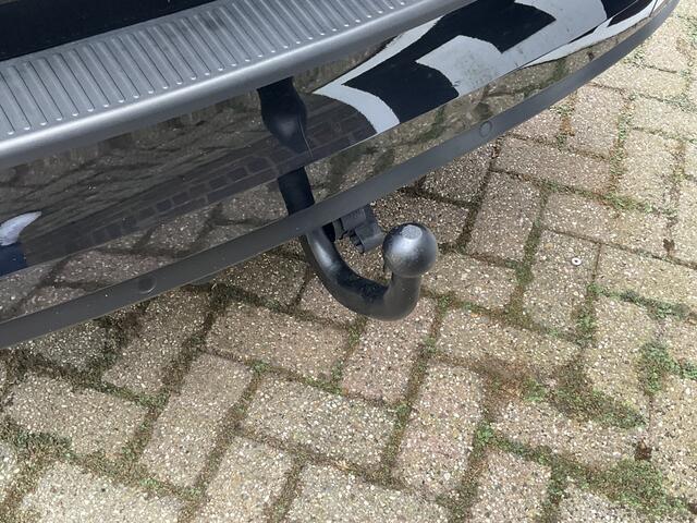 Skoda OCTAVIA Combi 1.4 TSI Style Xenon Aut Trekhaak Canton Stoelverw Carplay Voll.Onderhouden!