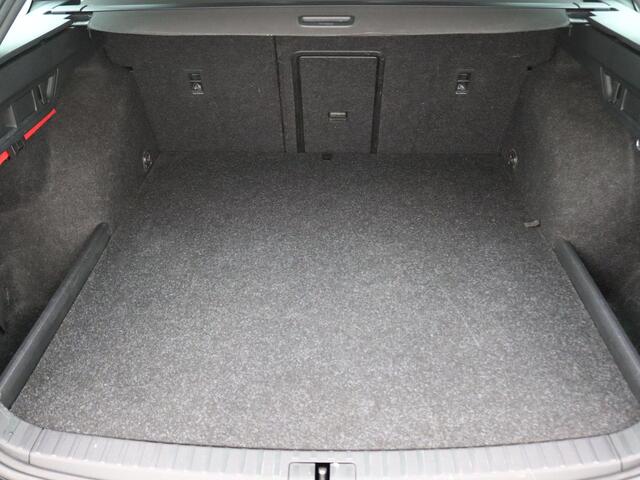 Skoda OCTAVIA Combi 1.4 TSI iV PHEV Sportline Business 204PK DSG Achteruitrijcamera, Cruise Controle, Head-Up Display, Side Assist, Keyless, Stoel-Stuurverwarming, Memorystoel, Trekhaak, 19" LM Velgen