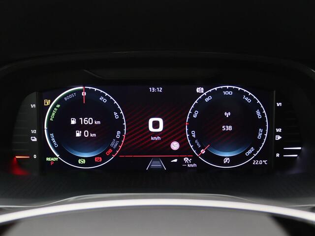 Skoda OCTAVIA Combi 1.4 TSI RS iV PHEV Business 245PK DSG Pano-Schuifdak, Adaptieve Cruise Controle, Achteruitrijcamera, Keyless, Stoel-& Achterbank verwarming, Voorruitverwarming, Memorystoel, 19" LM Velgen