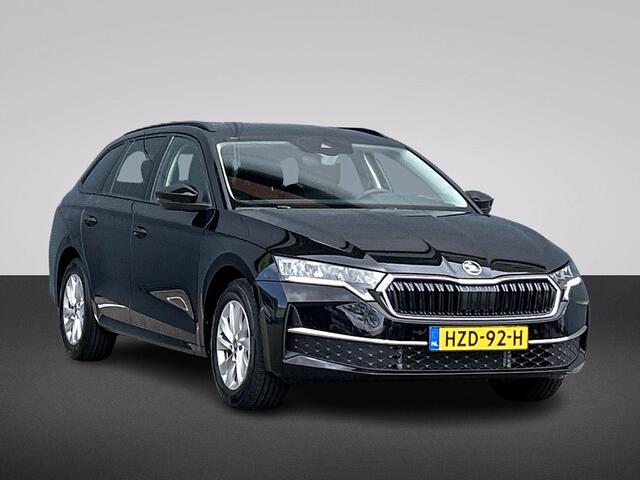 Skoda OCTAVIA Combi FL Business Edition m-HEV 1.5 TSI 115 pk 7 versn. DSG | Getint glas achter | Trekhaak wegklapbaar