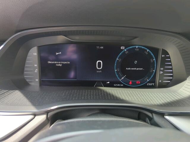 Skoda OCTAVIA Combi 1.0 TSI 110pk Business Edition / Navigatie / Parkeersensoren / 16" LMV