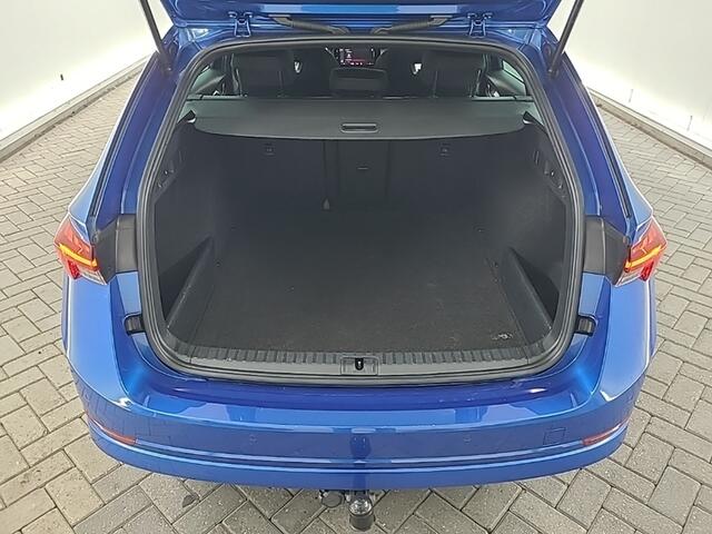 Skoda OCTAVIA Combi 1.0 e-TSI 110PK DSG Sport Business LED Climate control Sportstoelen Stuurverwarming 18" Velgen