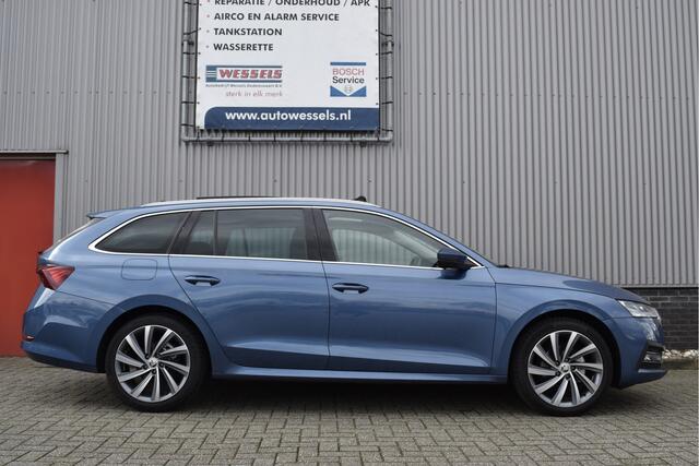 Skoda OCTAVIA Combi 1.5 TSI First Edition Nw model! Panorama, Virtual cockpit, Adaptive cruise, Keyless, Carplay, Trekhaak