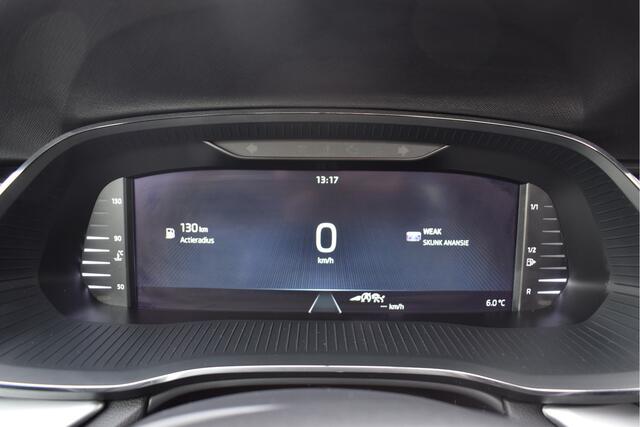 Skoda OCTAVIA Combi 1.5 TSI First Edition Nw model! Panorama, Virtual cockpit, Adaptive cruise, Keyless, Carplay, Trekhaak