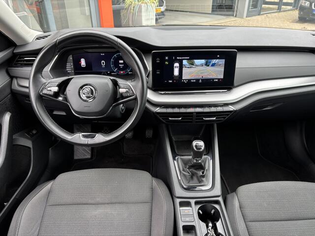 Skoda OCTAVIA Combi 1.0 TSI Business Edition / Trekhaak / Camera / Navi / Cruise Control / Climate Control /