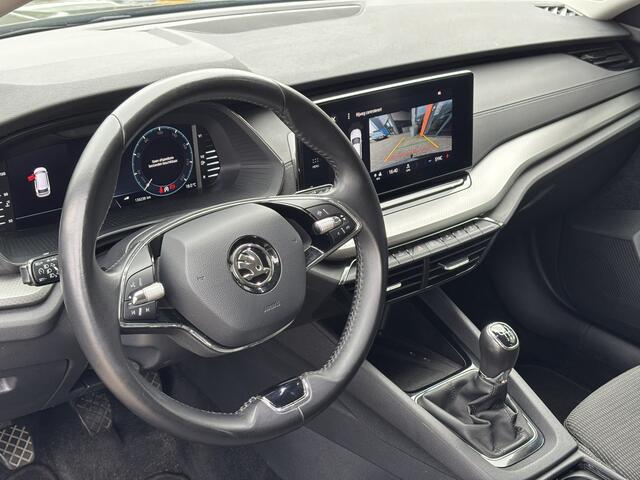 Skoda OCTAVIA Combi 1.0 TSI Business Edition / Trekhaak / Camera / Navi / Cruise Control / Climate Control /