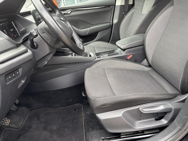 Skoda OCTAVIA Combi 1.0 TSI Business Edition / Trekhaak / Camera / Navi / Cruise Control / Climate Control /