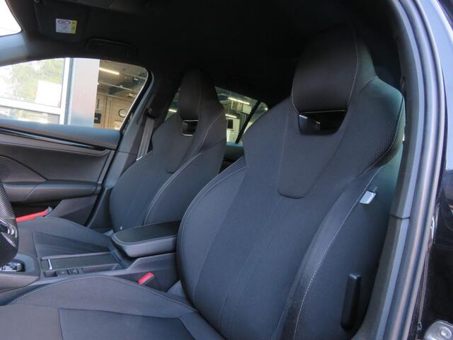 Skoda OCTAVIA 1.0 e-TSI DSG-aut. Sport Business / Sportstoelen / Navi / Zwarte hemel / BOVAG garantie