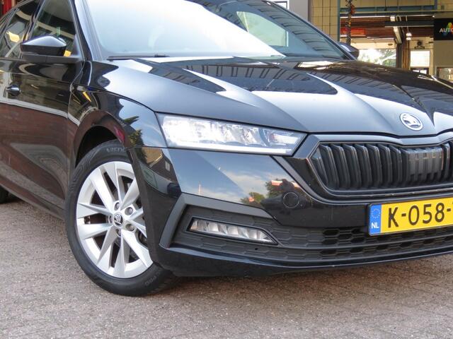 Skoda OCTAVIA 1.0 e-TSI DSG-aut. Sport Business / Sportstoelen / Navi / Zwarte hemel / BOVAG garantie