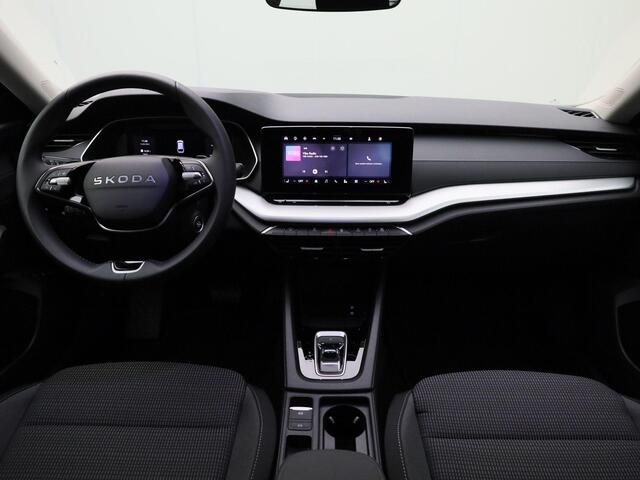 Skoda OCTAVIA Combi 1.5eTSI/150PK MHEV Selection DSG · Camera + Parkeersensoren · Stoel-/stuurverwarming · Trekhaak · Garantie tot januari 2027