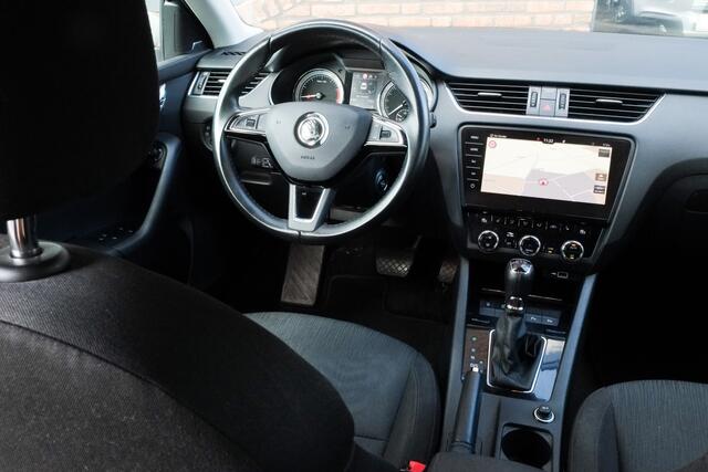 Skoda OCTAVIA Combi 1.0 TSI Greentech Style Business LED koplampen, Groot navi, ACC, Keyless entry