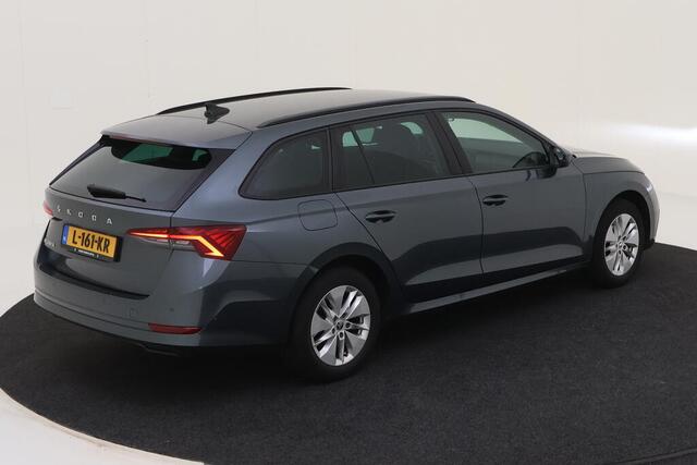 Skoda OCTAVIA Combi 1.0 TSI Business Edition Navigatie / Parkeersensoren Extra getint glas / LM velgen