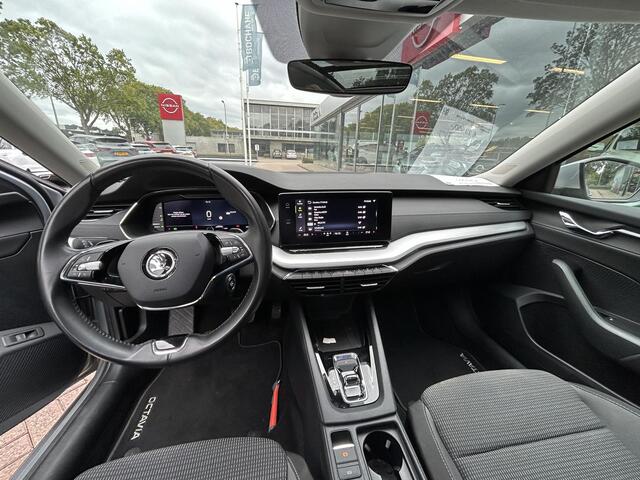 Skoda OCTAVIA Combi 1.0 e-TSI Business Edition | Panoramadak | Trekhaak