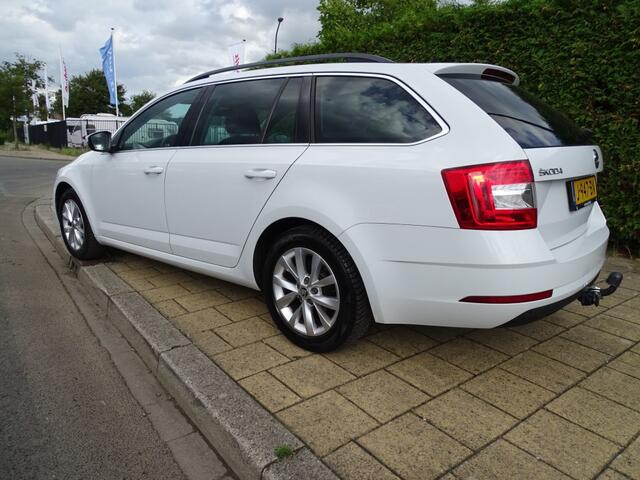 Skoda OCTAVIA 1.0 TSI BNS EDITION-Clima-Media app-Blth-Trkh-Cruise-Verw stl