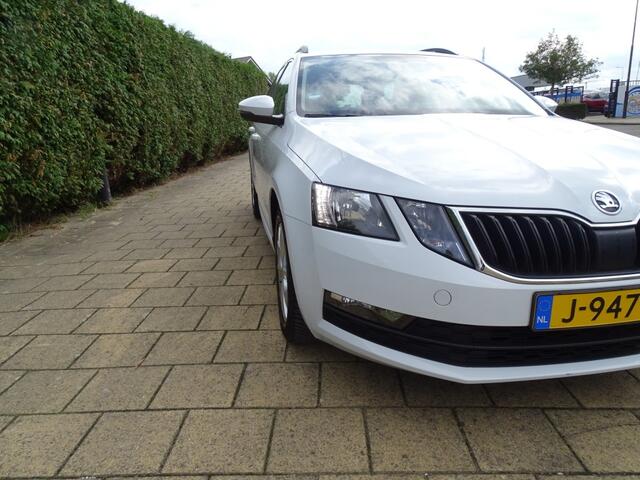 Skoda OCTAVIA 1.0 TSI BNS EDITION-Clima-Media app-Blth-Trkh-Cruise-Verw stl