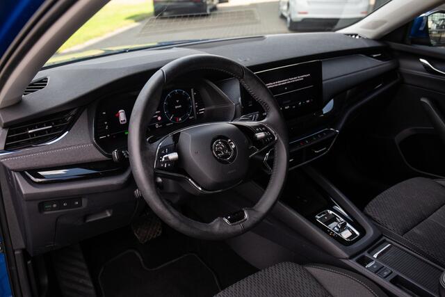 Skoda OCTAVIA Combi 1.5 TSI Greentech Style , Keyless entry/start, Achteruitrijcamera, Adap. cruise,