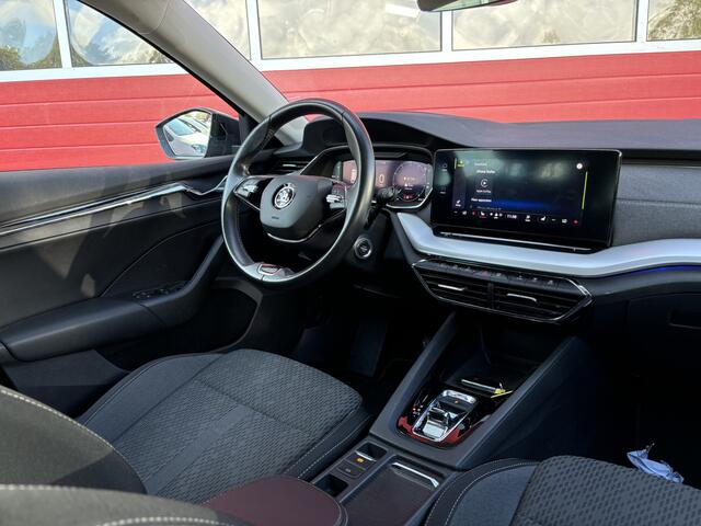 Skoda OCTAVIA Combi 1.5 e-TSI 150PK Business Edition Plus AUTOMAAT / HUD / VIRTUAL / STOELVERW / CAMERA / DAB+ / CARPLAY / CRUISE / PDC / FULL LED