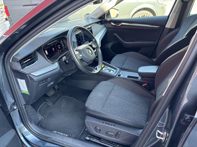 Skoda OCTAVIA Combi 1.5 e-TSI 150PK Business Edition Plus AUTOMAAT / HUD / VIRTUAL / STOELVERW / CAMERA / DAB+ / CARPLAY / CRUISE / PDC / FULL LED