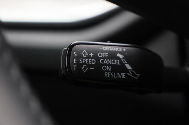 Skoda OCTAVIA Combi 1.5TSI/150PK MHEV Selection DSG · Trekhaak · Camera · Apple/Android Car Play · Achterbank verwarmd · Keyless · Garantie tot januari 2027